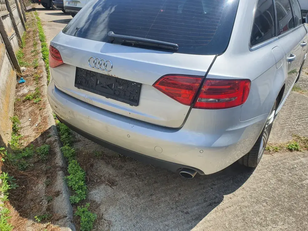 Audi A4 B8 — spate