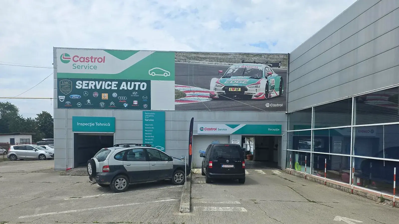 Intrarea în service, în incinta IATSA Voinești