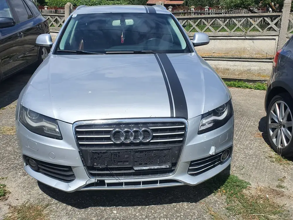 Audi A4 B8 — față